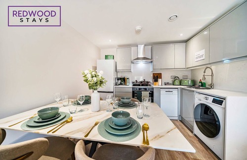 Rushmoor District Apartamento | Brand New | Town Center | FREE WiFi | 58 Inch TV