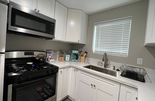 Lemon Grove Cabaña | Brand new very quite and beautifully furnished 1 bedroom 1 bath cottage