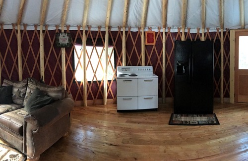 Coram Apartamento | ¡Nuevos Yurts en la naturaleza de MT-Stay @ GNP como ningún otro! 7mi. de W Glacier