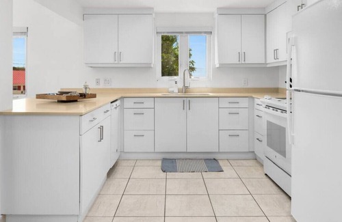 Venetian Road Settlement Apartamento | Brand New 2 Bedroom - Centrally Located