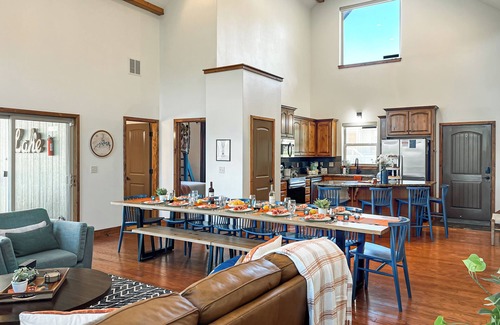 Hollister Casa | Branson Lodge | Resort Pool, Hot Tub & Family Fun