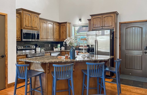 Hollister Casa | Branson Lodge | Resort Pool, Hot Tub & Family Fun