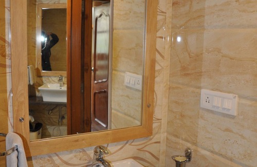 New Manali Hotel | Bravia Hotel Manali Inn