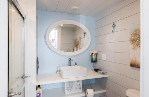 Apple Valley Casa | Breakfast at Tiffany's