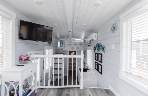 Apple Valley Casa | Breakfast at Tiffany's