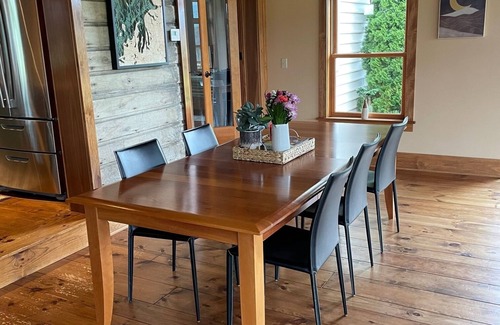 Ramblewood Casa | Breathtaking country home minutes to town-Great PSU football weekend house!