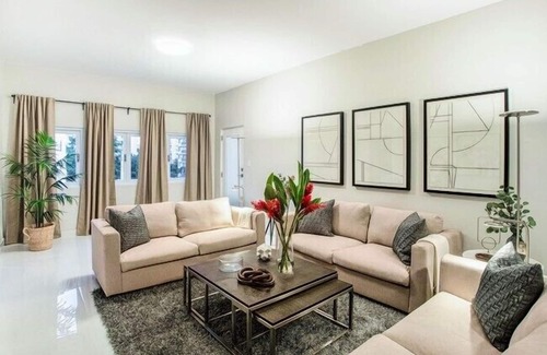 Parque Hotel | Breathtaking 2-Br Beachside Apartment