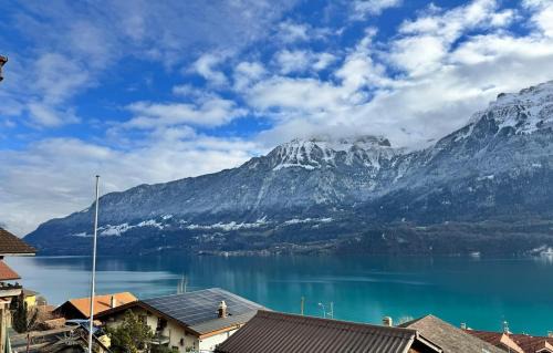 Niederried bei Interlaken Apartamento | Breathtaking Lake & Mountain View Apartment