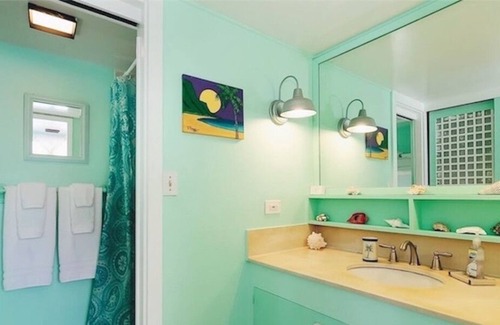 Punaluu Cabaña | Breathtaking Ocean Views Beach Cottage