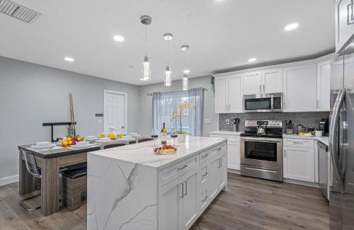 Terrace Park Casa | Breathtaking & Renovated Tampa Heated Pool House