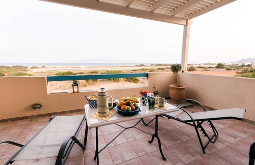 Naxos Villa | Impresionante puesta de sol, lago de sal y vistas al mar Egeo. 150m de la magnífica playa.