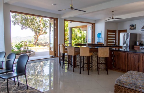 Malpaís Villa | Impresionantes puestas de sol y sorprendentes vistas al mar en Mal País. Duerme 12 a 16.