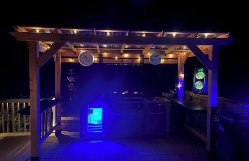 Curtis Township Casa | Breathtaking sunsets from sandy, eastern shore of North Lake!