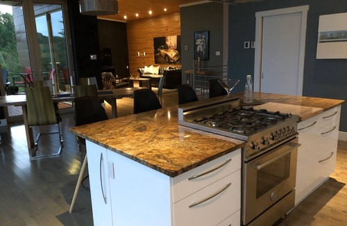 Mauricie Apartamento | Breathtaking views, 2 spas, sauna, steam room.