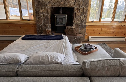Forest Hills Otro | Breck Farmhouse with Incredible 10 Mile Views