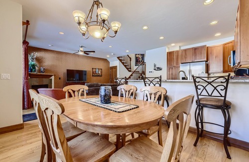 The Highlands Casa | Excelentes vistas al monte, bañera de hidromasaje, a minutos de senderos para bicicletas, golf y actividades al aire libre.