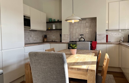 Newport Casa | Brecon View by Switchback Stays