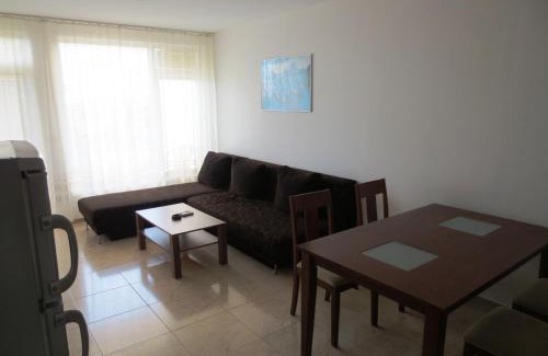 Sveti Vlas Hotel | Breeze Apartment Complex