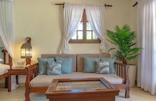 Dongwe Hotel | Breezes Beach Club & Spa – Half Board