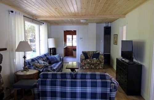 Tobermory Casa | Breezy Bay Waterfront Cottage