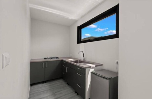 Lagun Apartamento | Breezy Oceanview Studio with Pool