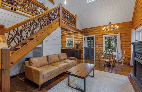 Cashiers Cabina | Brewers Cabin at our Boutique Bed and Brewery