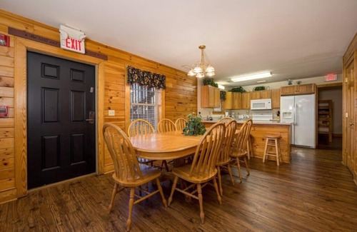 Pigeon Forge Condominio | Briarstone Lodge Condo 13F - Three Bedroom Condo
