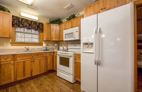 Pigeon Forge Condominio | Briarstone Lodge Condo 13F - Three Bedroom Condo