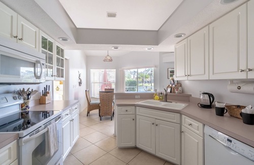 Central Naples Casa | Briarwood Palms - Fabulous Lakeside Home con piscina privada, Briarwood, Nápoles