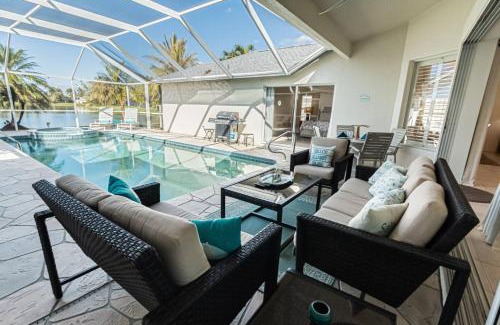 Central Naples Casa | Briarwood - Vintage Lane