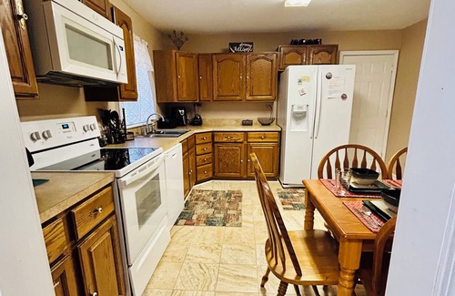 Fayetteville Casa | Brick By The Bridge - POOL!