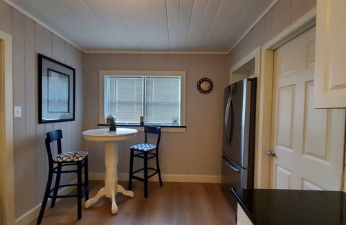 Waseca Casa | Brick & Vine Suite - Newly Remodeled!