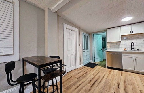 Bristol Apartamento | Brickhaven II, Studio Apartment Next to Downtown Bristol!