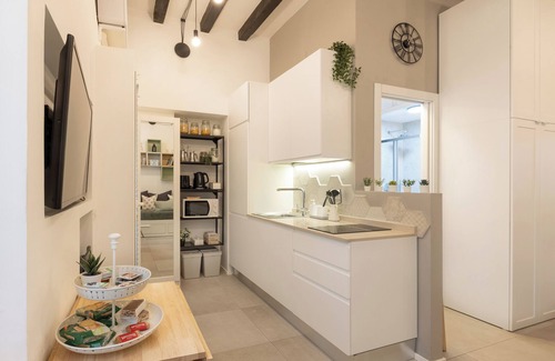 Lazzaretto Apartamento | Bricks & Beams Studio Apartment in the Key area of Milan