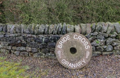 Otley Casa | Bride Cross Granary
