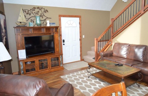 Arnolds Park Villa | Bridges Bay Vacation Cabin 69