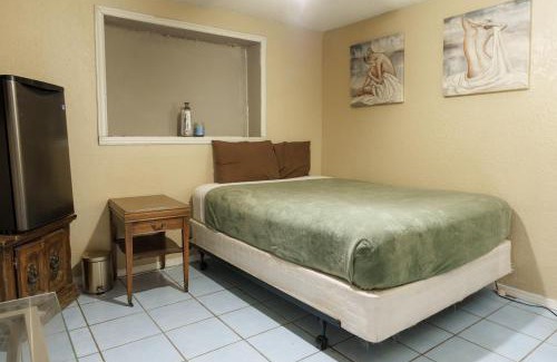 Northeast El Paso Casa | Bridgetown suites