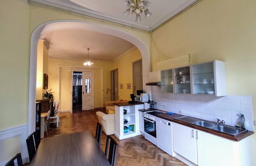 Etterbeek Apartamento | Bright 1-bedroom apartment with terrace near Montgomery
