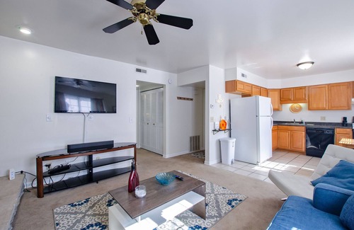 Kokomo Apartamento | Bright 1 bedroom apartment, close to shops and highway