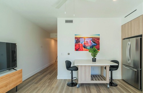 Roosevelt Apartamento | Bright 1BR Haven - Pool & Gym Access + Rooftop