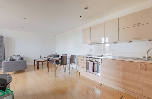 Livesey Apartamento | Bright 2BD Flat with Balcony, South East London