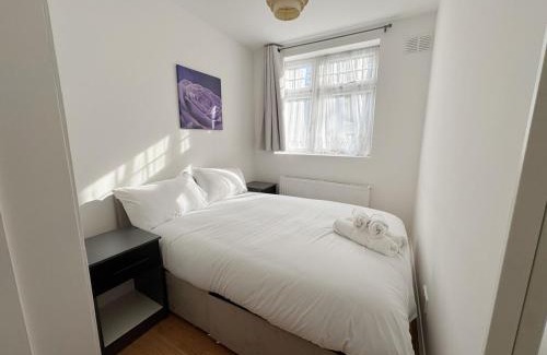 Hanger Hill Apartamento | Bright 2BR Flat in West London with Outdoor Space