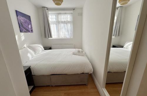 Hanger Hill Apartamento | Bright 2BR Flat in West London with Outdoor Space