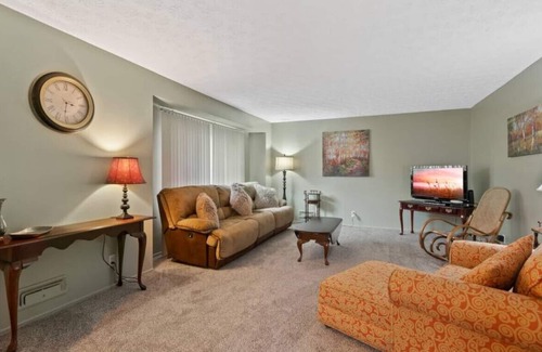 North Greece Casa | Bright 3-BDRM Ranch w/Patio in Greece, NY
