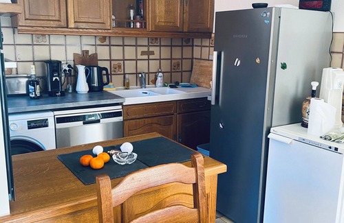 Saint-Martin-Vesubie Apartamento | Bright 3-room apartment on the village square,