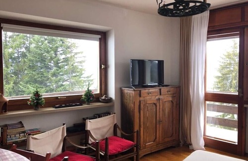 Sauze d'Oulx Apartamento | Luminoso alojamiento en Sauze D'Oulx cerca de las pistas de esquí ideal para familias