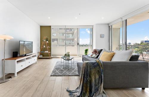 Parramatta Apartamento | Bright & Airy 2BR - Steps to Station & Westfield