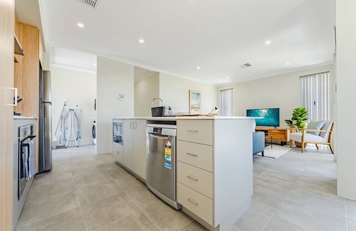 Rockingham Casa | Bright & Airy 3-Bed House Near Rockingham Beach