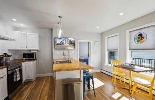 Chambersburg Apartamento | Bright, Airy Apartment in a Central Location