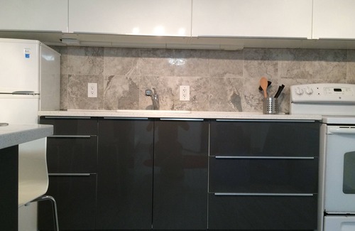 Queens Apartamento | Brillante, todo el nuevo semi sótano Apartamento